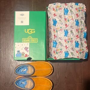 Kids UGG x Sesame Street COOKIE MONSTER  (Special Edition).